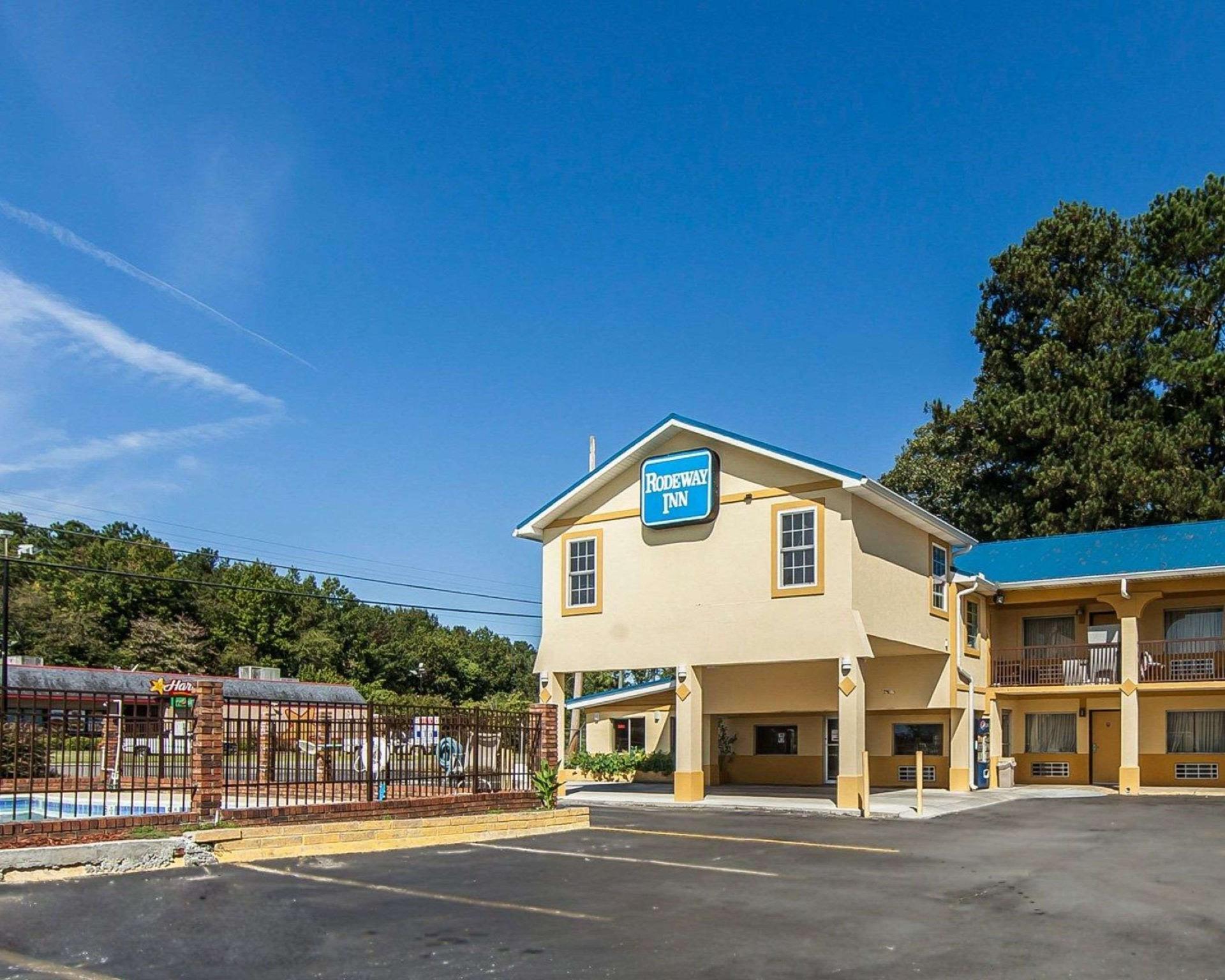 Days Inn By Wyndham Calhoun Ga I-75 And Us-41 Экстерьер фото